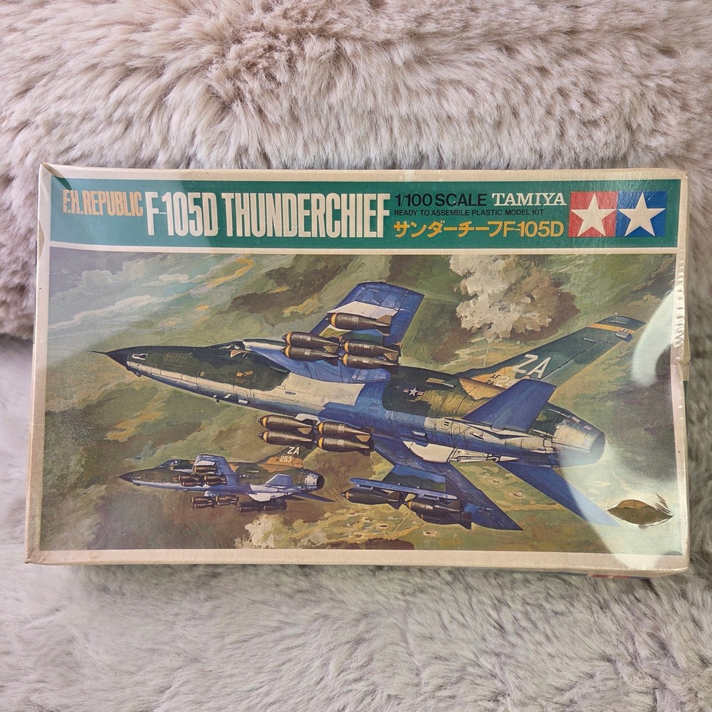 Tamiya PA1026 1/100 F-105D Thunderchief Sealed Vintage Kit